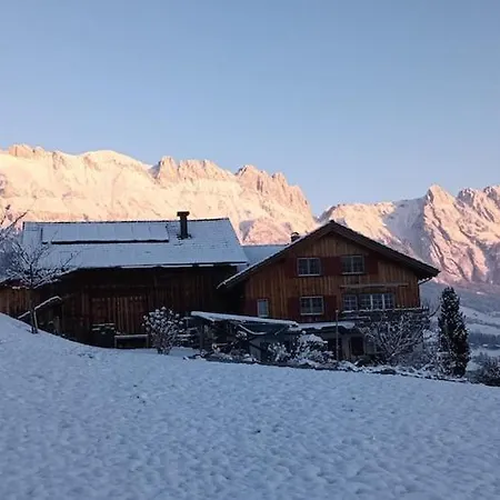 Modern Trifft Tradition 公寓