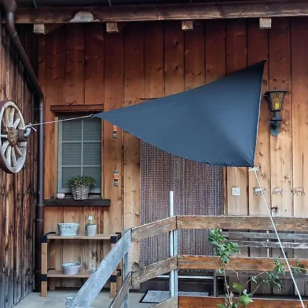 Modern Trifft Tradition *