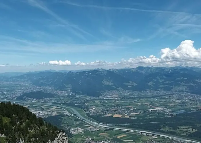 Modern Trifft Tradition 公寓 Grabs