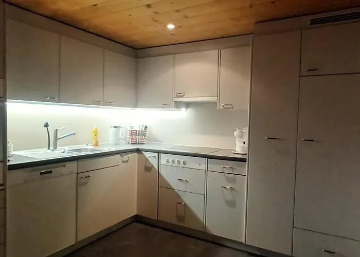 Modern Trifft Tradition *